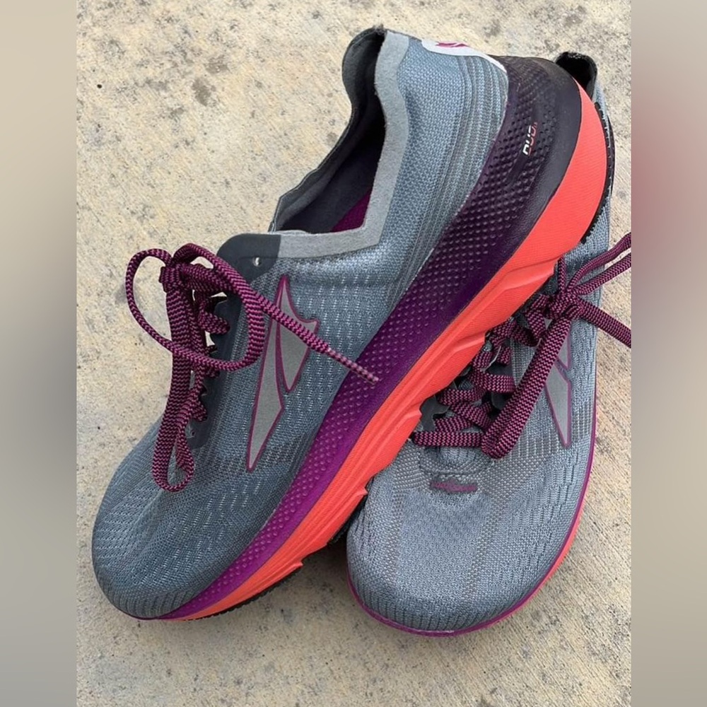 Women’s ALTRA Running Shoes. *NEARLY NEW!